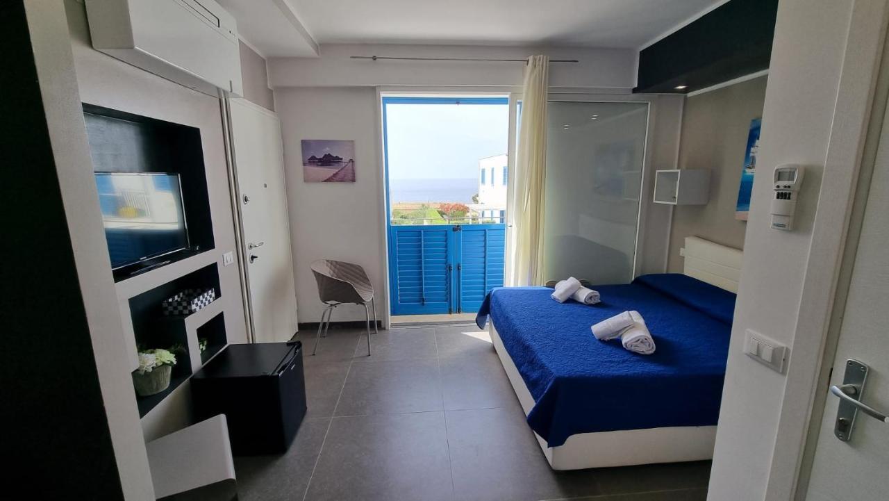 Room & Breakfast Cala Azzurra Macari Buitenkant foto