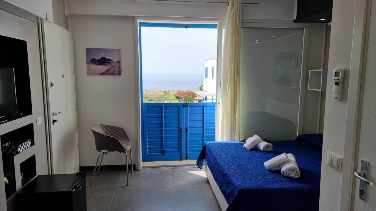 Room & Breakfast Cala Azzurra Macari Buitenkant foto